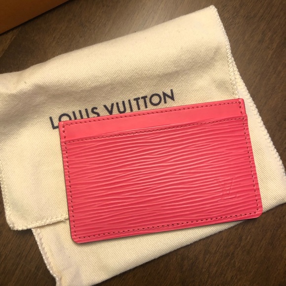 LOUIS VUITTON Epi leather card holder in Dragon Fruit - Picture 3 of 10